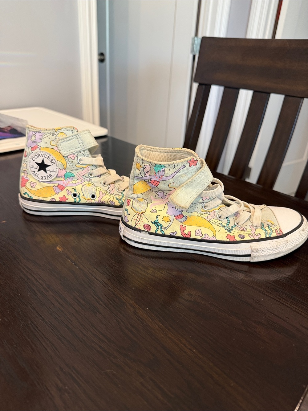 Converse Kids High-Top Sneakers in Cream with Pastel Multi Print